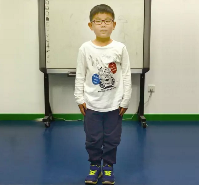 两个黄鹂小学员