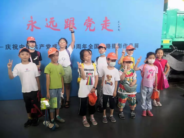 两个黄鹂社会实践课