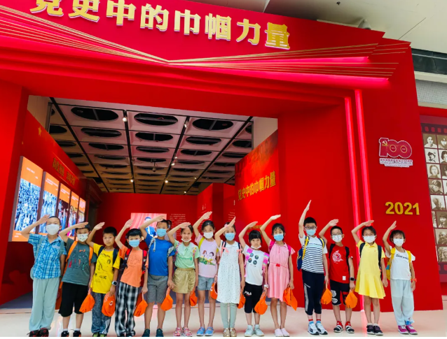 两个黄鹂社会实践课