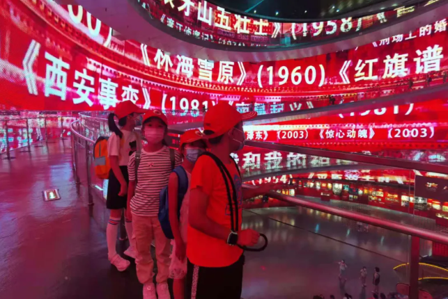 两个黄鹂社会实践课