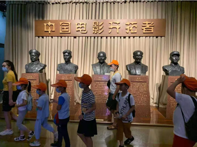 两个黄鹂社会实践课