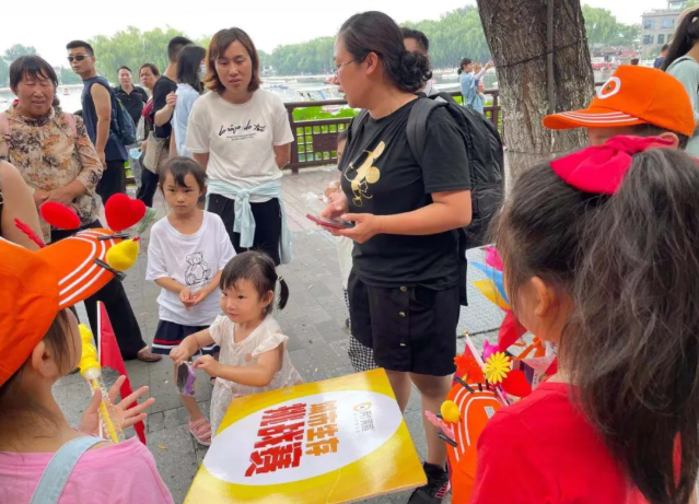 两个黄鹂社会实践课