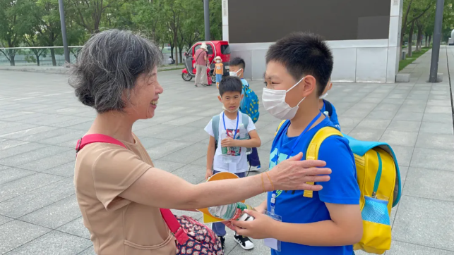 两个黄鹂社会实践活动