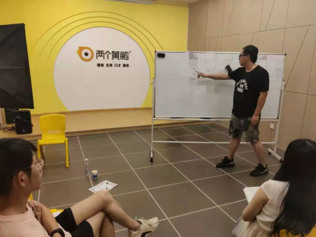 两个黄鹂